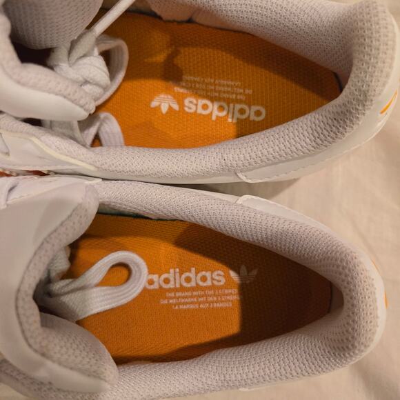 Adidas Superstar Size 6 Shell Toe Retro White Orange Crush HP5404 EUC - Picture 7 of 11